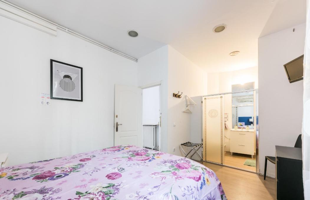 M&F 7 Rooms/7 Bathrooms Over Gran Via مدريد المظهر الخارجي الصورة