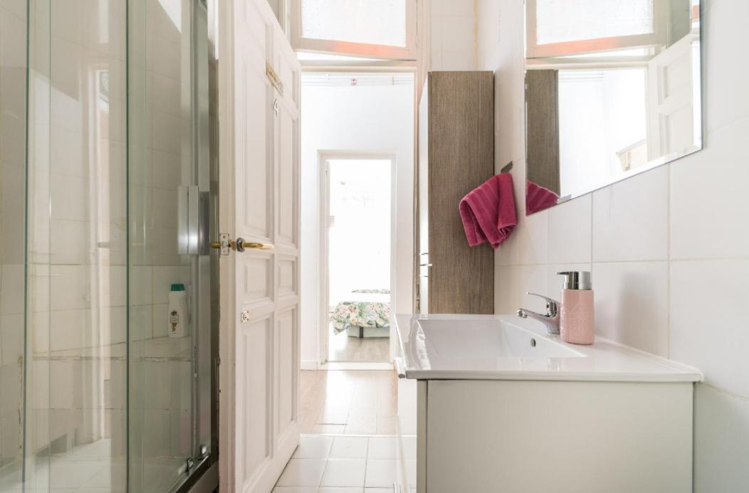 M&F 7 Rooms/7 Bathrooms Over Gran Via مدريد المظهر الخارجي الصورة